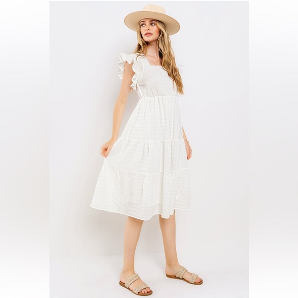 20 Beautiful Textured Tiered Ruffle Sleeve Midi Dress - Picture 4 of 6